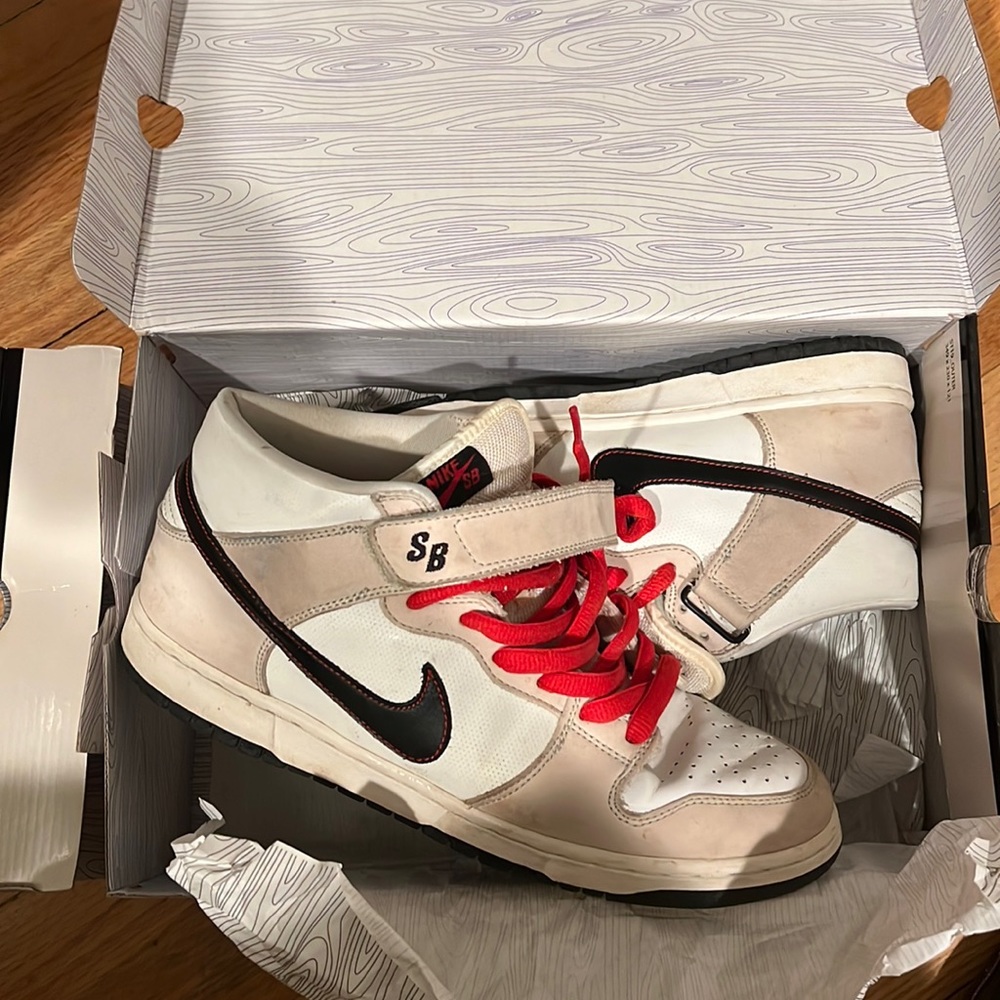 Nike dunk pro mid sb size 10.5 worn but in good condition
